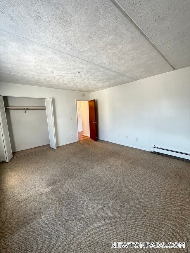 Building Photo - 175 Adams St