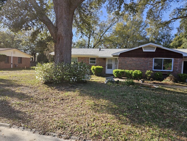 Building Photo - 6331 Mockingbird Ln