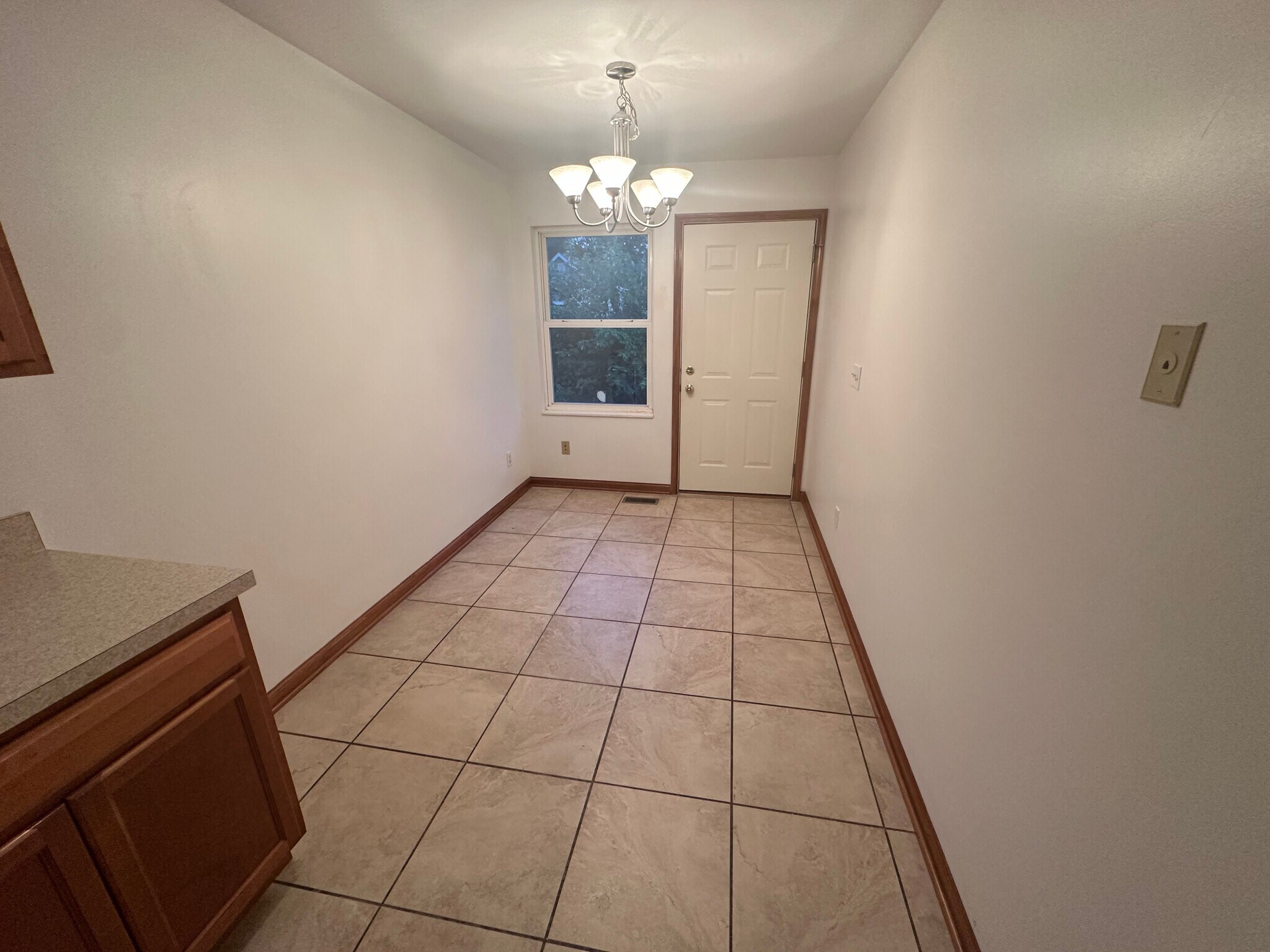 Dining Area - 2721 Blossom Ave