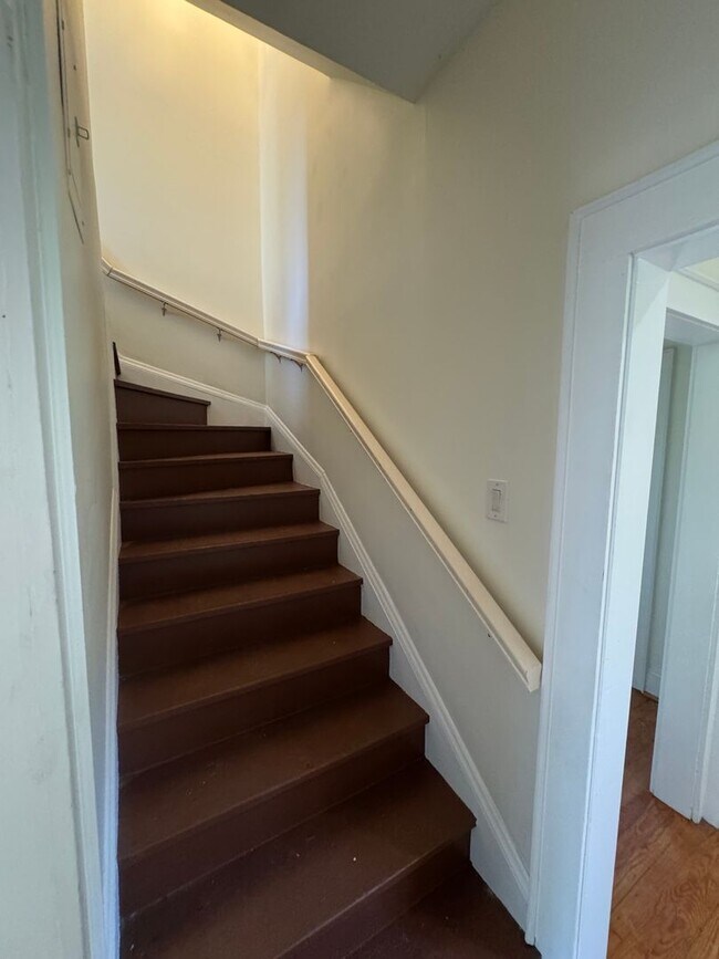 Building Photo - 207 Edgemont Ave