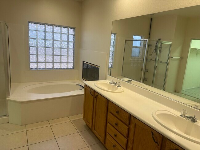 Building Photo - 79528 Morning Glory Ct