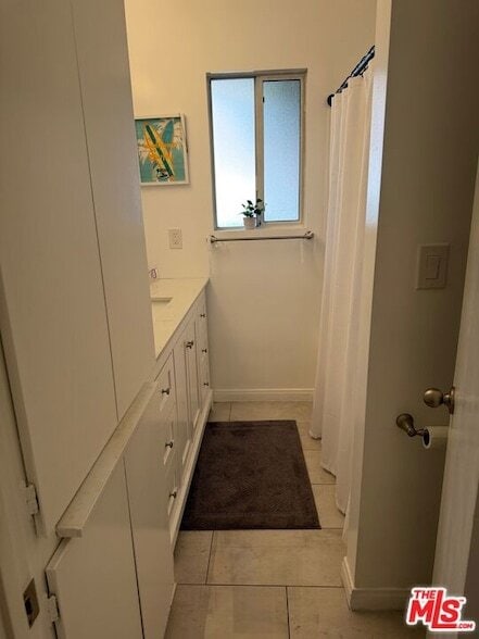 Building Photo - 18307 Burbank Blvd