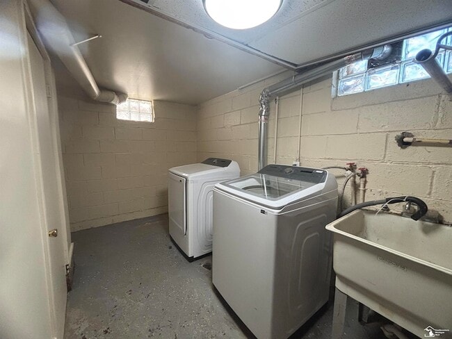 Building Photo - 26138 Yale St