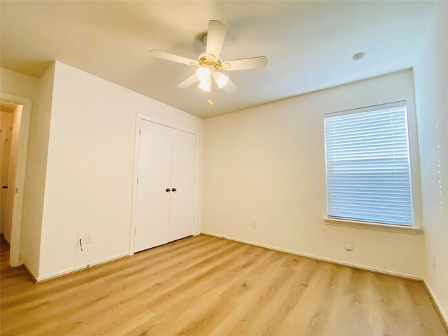 Building Photo - 5747 Wandering Creek Dr