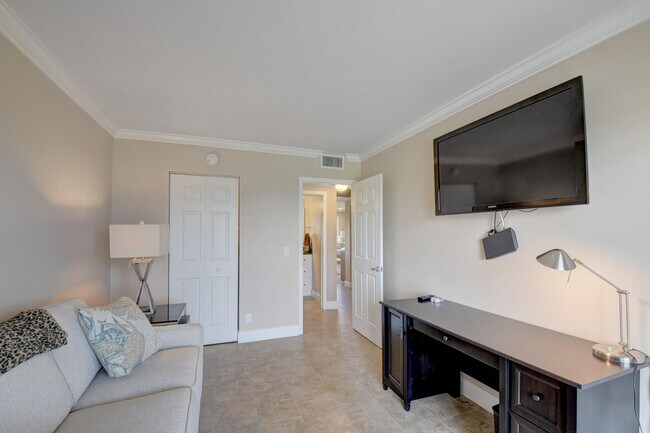 Building Photo - 4028 Newcastle B