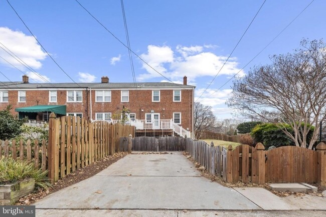 Building Photo - 169 Regester Ave