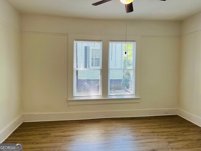 Building Photo - 410 Alford St