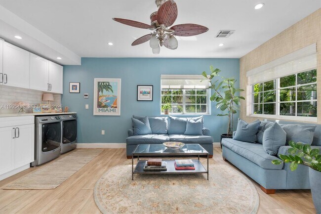 Building Photo - Northeast 5th Avenue Road, Miami Shores, FL 33138 - 5 BR 4 BA single-family home