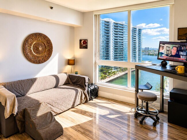 Building Photo - 465 Brickell Ave