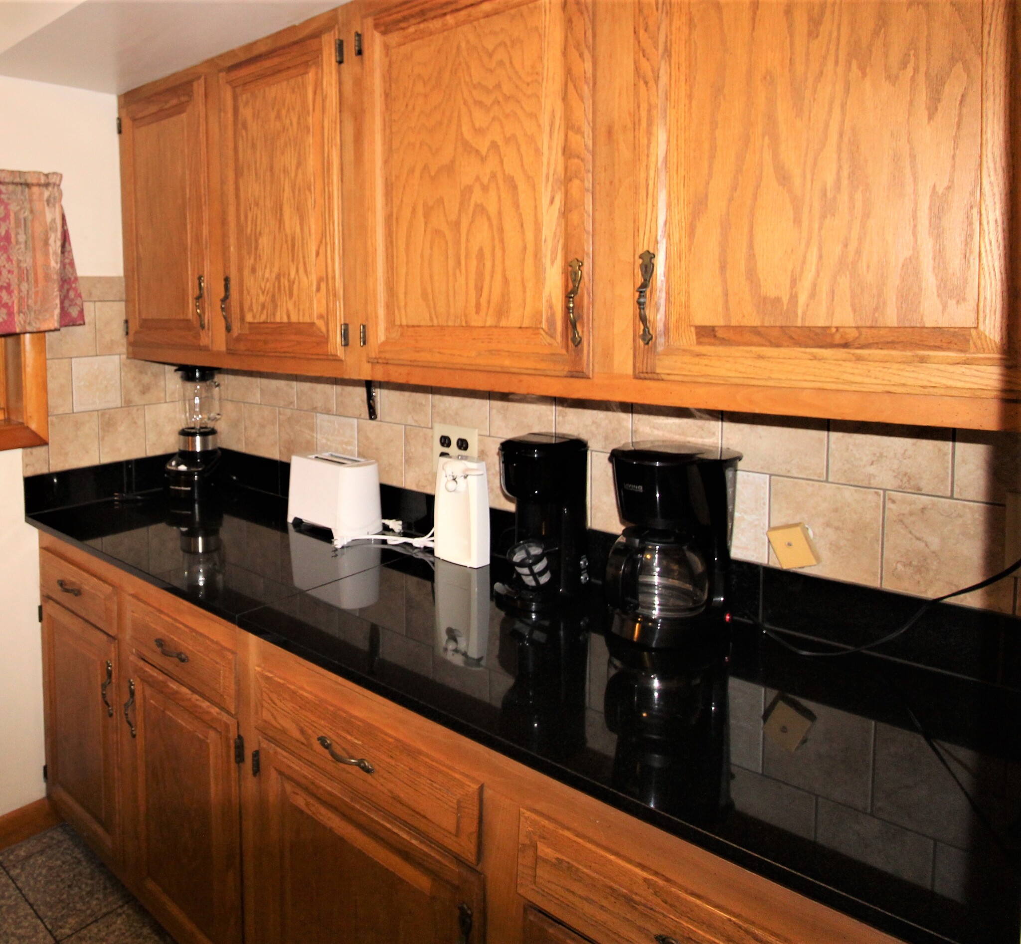 Granite countertops - 119 Chestnut St