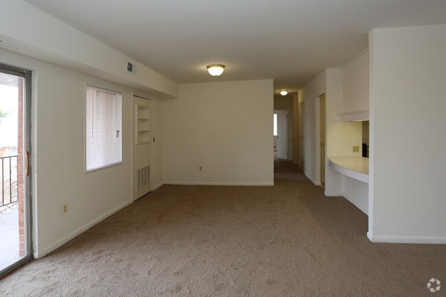 Building Photo - Edgewood Apartments