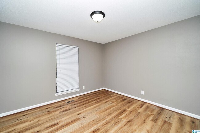 Building Photo - 18 Polaris Cir