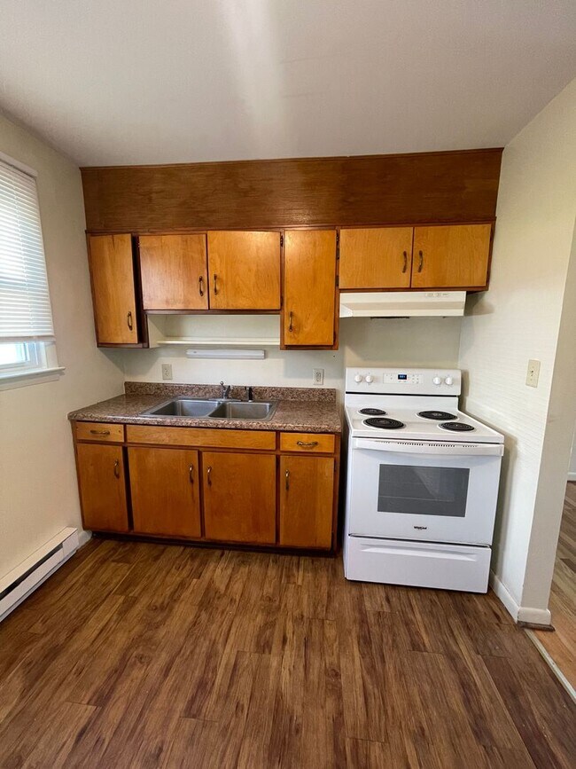 Building Photo - Apartment for Rent