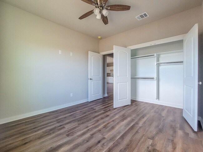 Building Photo - Beautiful 3 Bedroom 2 Bath Home!!