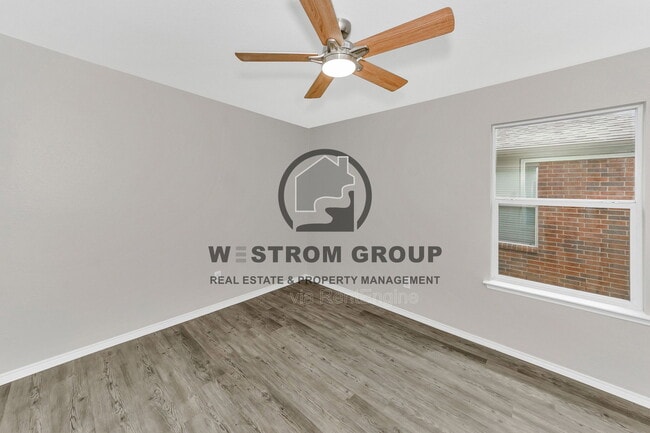 Building Photo - 2201 Sweetwood Dr