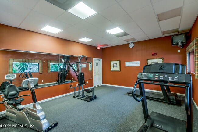 Building Photo - 6561 Mission Ct