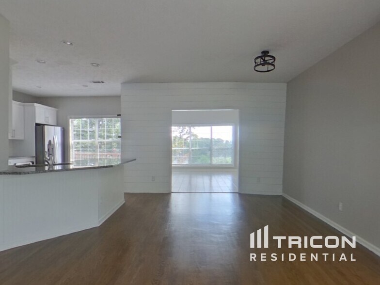 Building Photo - 210 Boca Ciega Ct