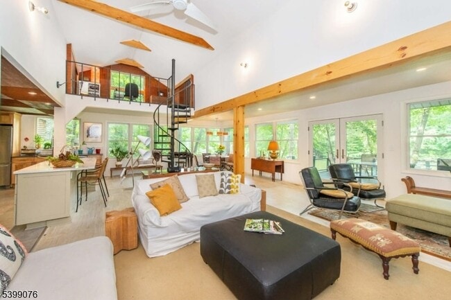 Building Photo - 37 N Rd