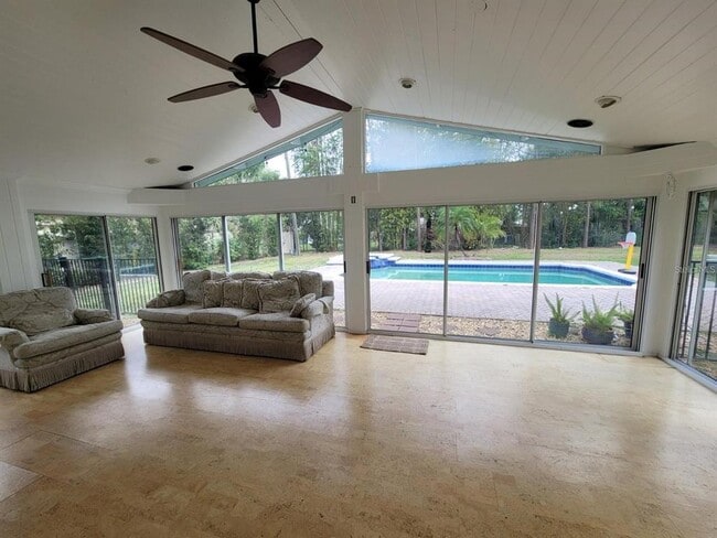 Building Photo - 11129 Lake Butler Blvd