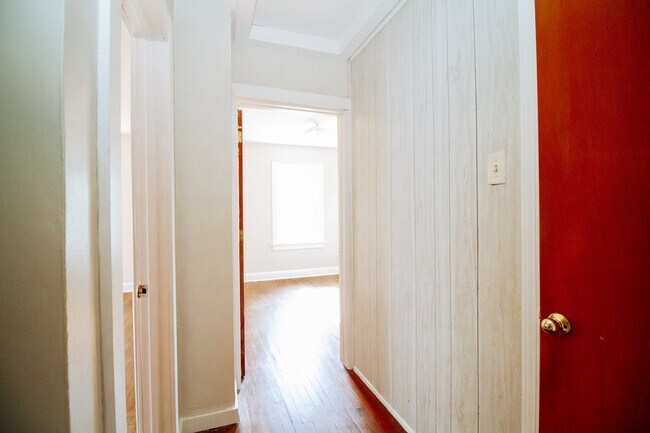 Building Photo - 3342 Jeannette Ave