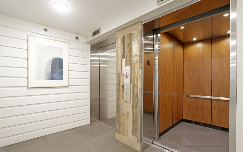 Building Photo - 691 W Wayman St