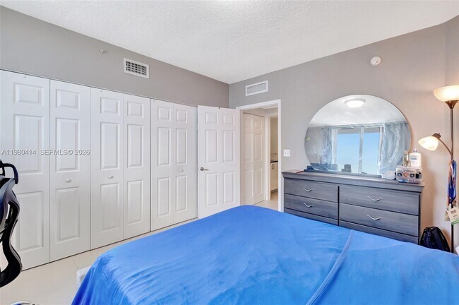 Building Photo - 275 NE 18th St