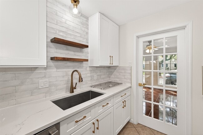 Building Photo - 13244 Trail Hollow Dr