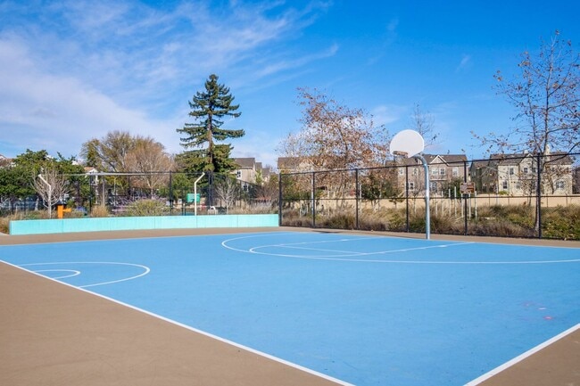 Building Photo - Amazing 3 Bed, 3 Bath Home in Sunnyvale near Seven Seas Park