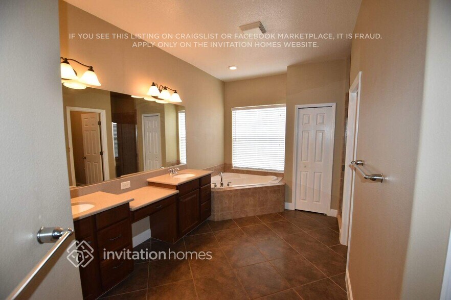 Building Photo - 1262 Western Pine Cir