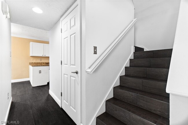 Building Photo - 406 Leawood Cir