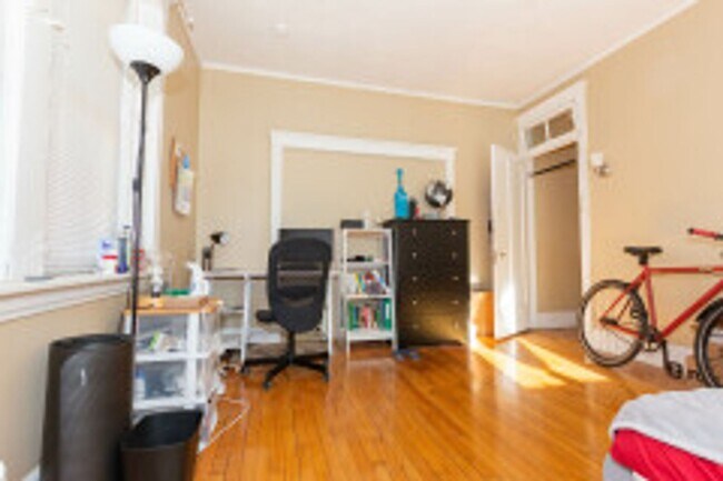 Building Photo - HOT BROOKLINE LISTING!!!