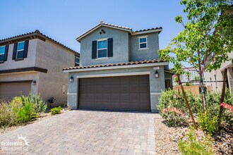Building Photo - Modern 3Bdm 2.5Ba Two-Story Home in the De...