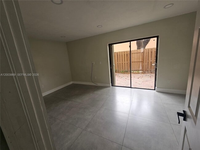 Building Photo - 9846 Hammocks Blvd