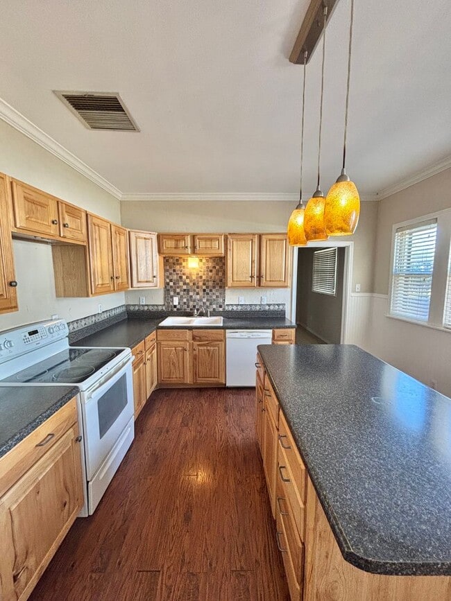 Building Photo - NOW AVAILABLE - Charming Home + Tons of Sp...