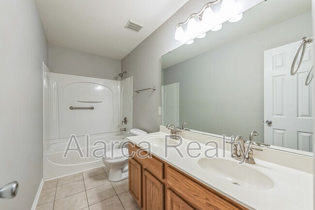 Building Photo - 2069 White Cedar Ln