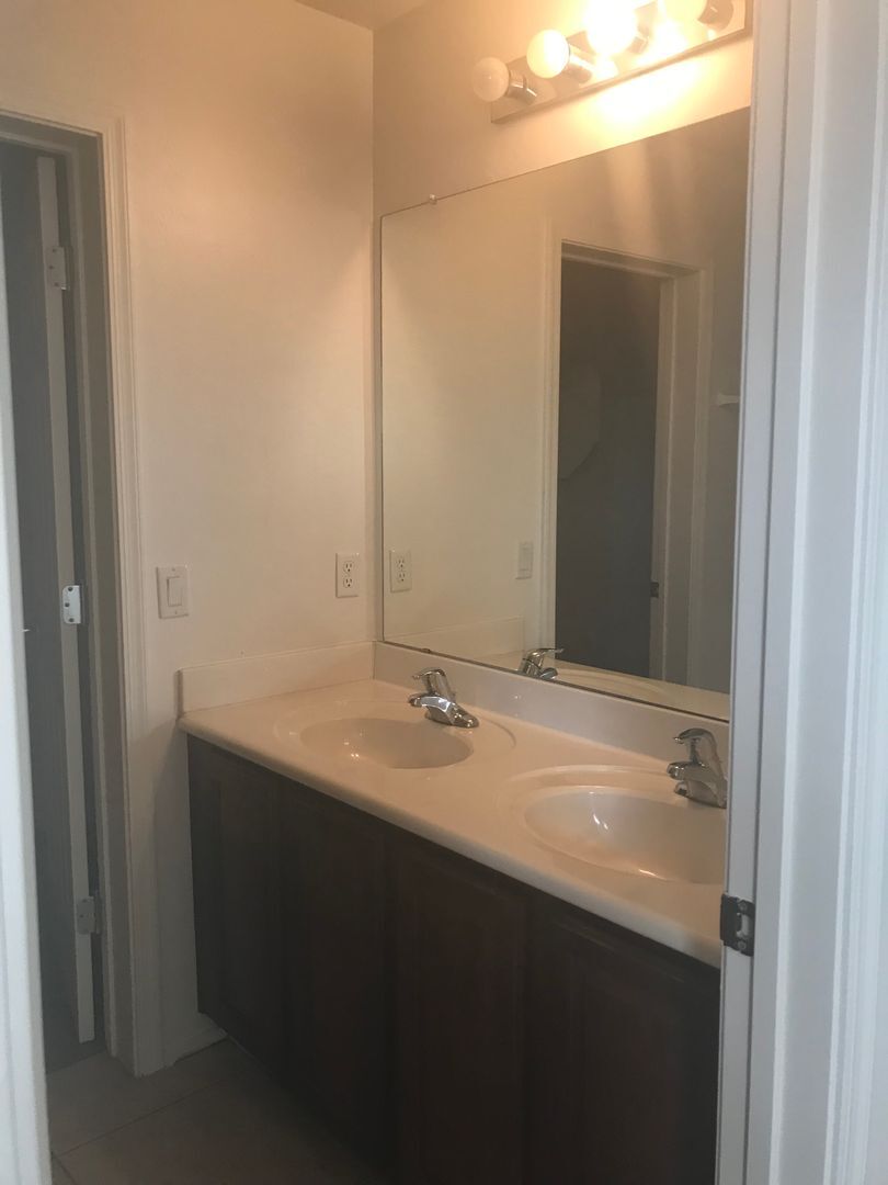 Building Photo - 21504 E Independence Way