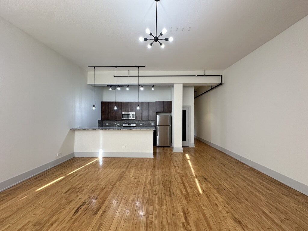 Building Photo - 1432 W 21st St