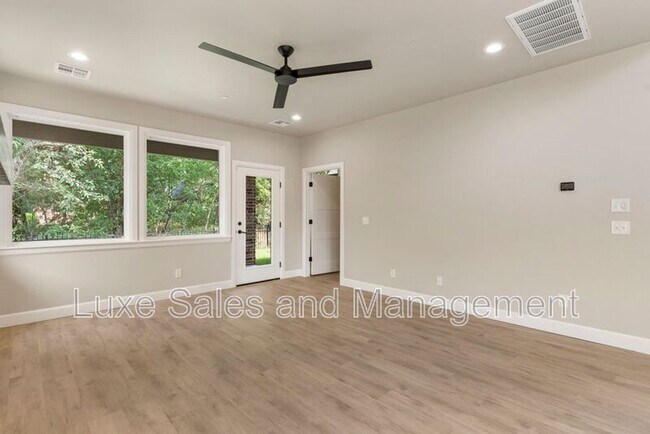 Building Photo - 4136 Abbey Pk Dr