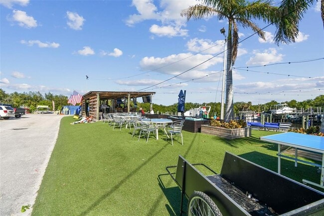 Building Photo - 900 Cove Cay Dr