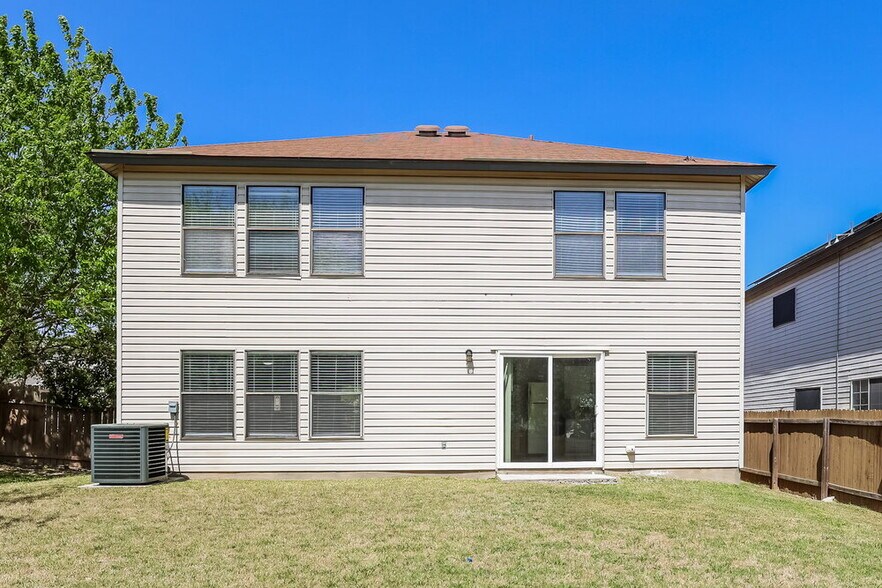Building Photo - 10218 Sandbrook Hill