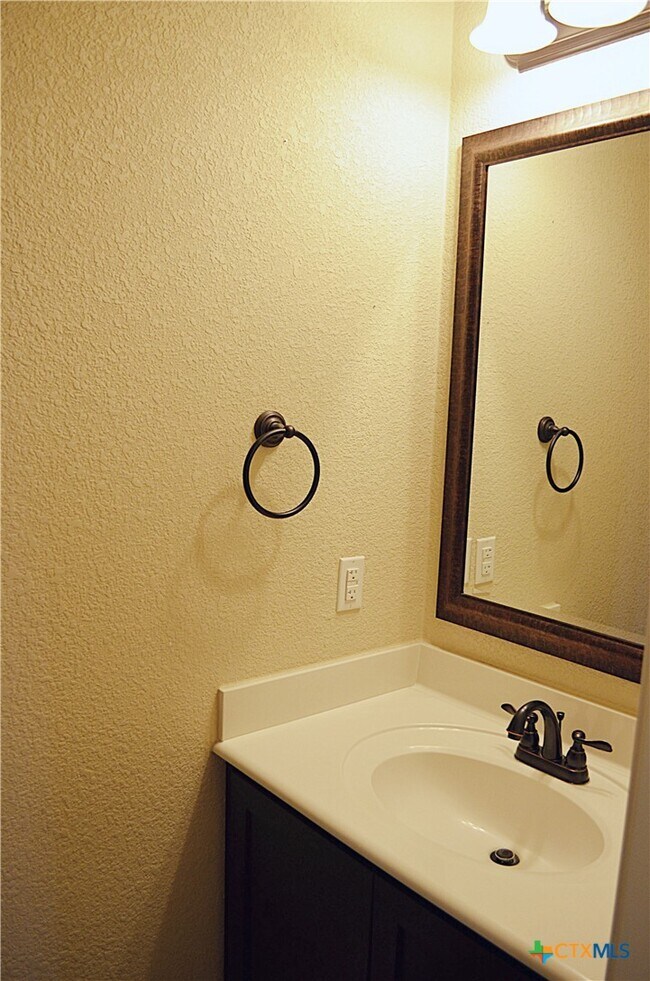 Building Photo - 7609 Zircon Dr