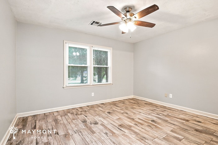 Building Photo - 3591 Robert E Lee Dr