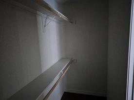 Building Photo - 108 1/2 Surrey Ln 700A