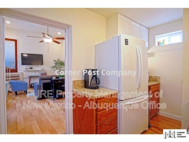 Building Photo - 404 Dartmouth Dr SE