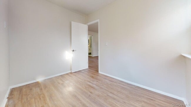 Building Photo - 110-41 62nd Dr