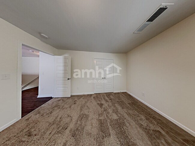 Building Photo - 2311 Foxy Dr