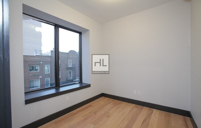 Building Photo - Exceptional 3BR/2Bath in Park Slope