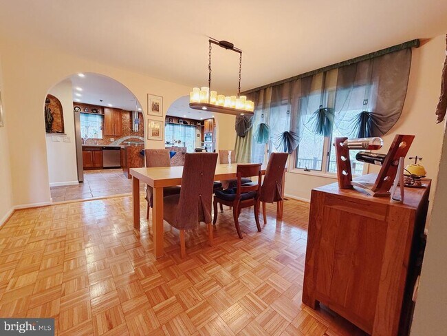 Building Photo - 1317 Mettler Rd