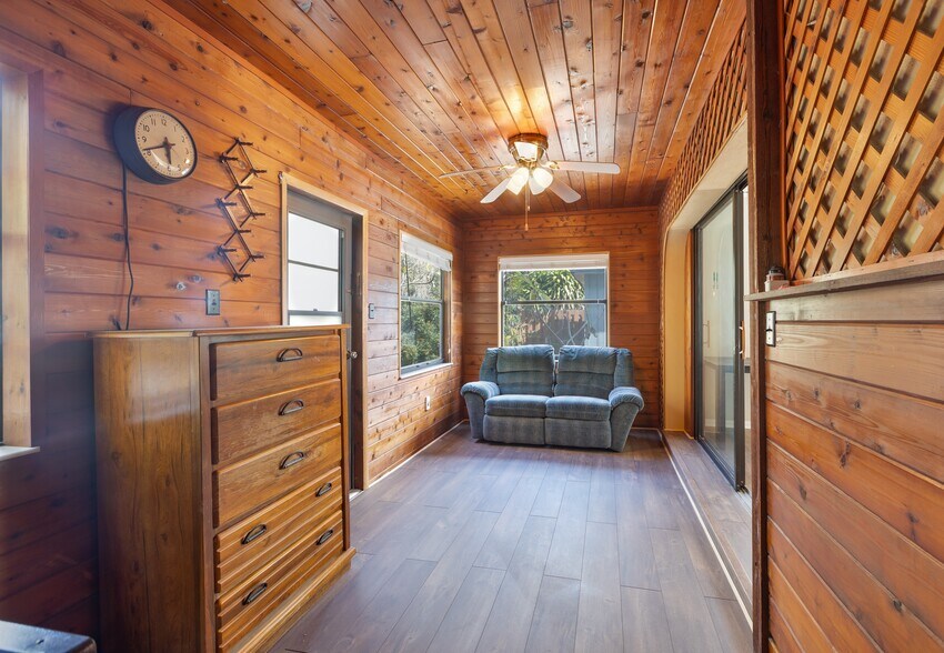 Building Photo - 3101 N Canal Dr