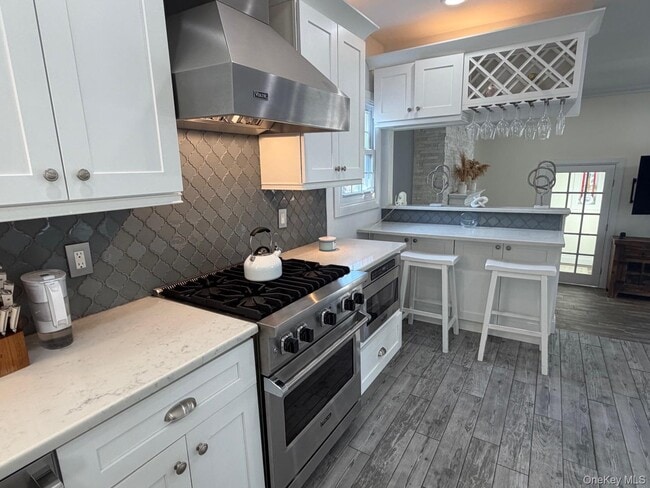 Building Photo - 326 E Walnut St